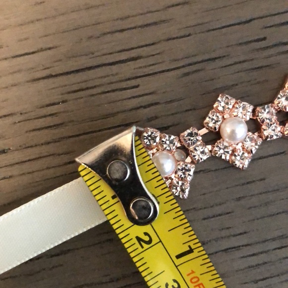 Super cute gold rhinestone ribbon headband - Picture 5 of 5